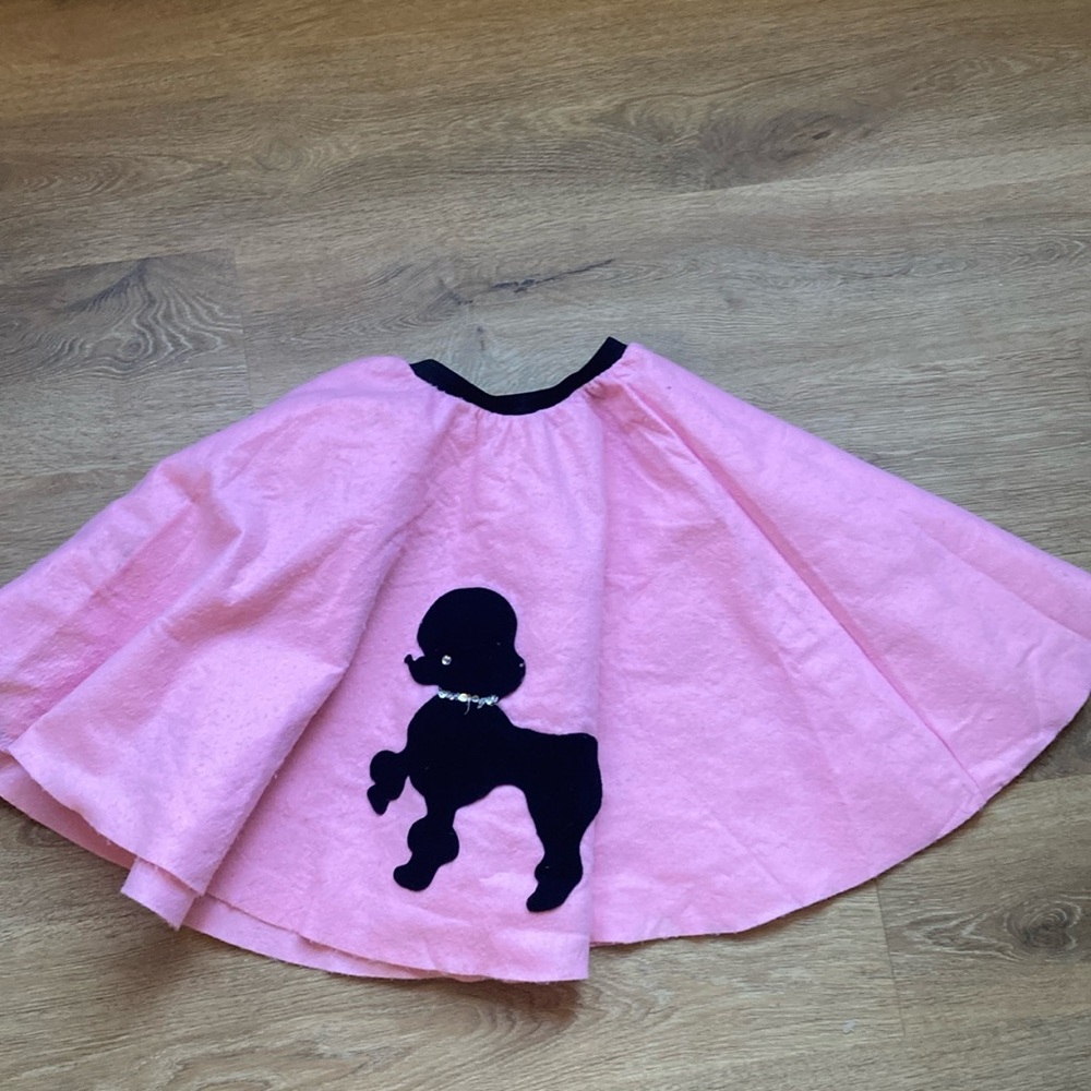 Little girls, pink and black poodle skirt Halloween costume